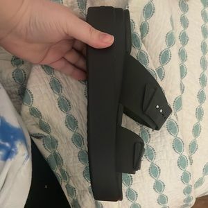 Black Crocs Platform